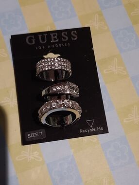 NWT GUESS Silver Crystal Accent Stackable Rings Set Size 7